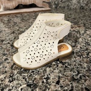 Toddler size 5 dress sandals